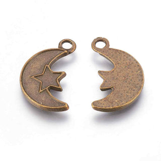 Dije Luna con Estrella Tono Bronce Envejecido 24x13x2mm | 5 uds