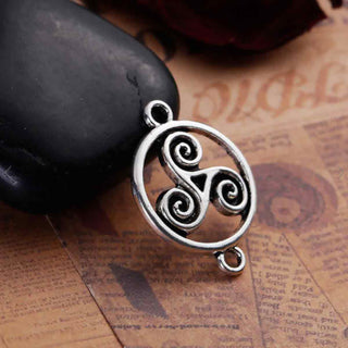 Enlace Trisquel Aleación Plata Envejecida 24x15mm | 3 uds