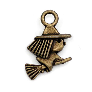 Mini Dije Bruja en Escoba Tono Bronce Envejecido 16x10x3mm | 10 uds