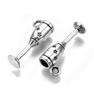 Dije Copa de Brindis Tono Plata Envejecida 20x9mm | 10 uds