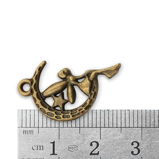 Dije Hada sobre Luna Creciente Tono Bronce Envejecido 25x14x3mm | 5 uds