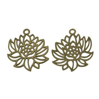 Dije Lirio de Agua Tono Bronce Envejecido 30.5x26.5x2mm | 4 uds