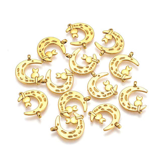 Dije Gato sobre Luna de Aleación Estilo Tibetano Tono Oro Envejecido 22x18x2mm | 4 uds