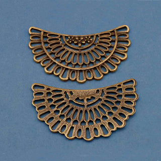 Base Abanico Semicircular Calada con Filigrana Radial en 3 Capas Estilo Boho Aleación Tono Bronce Envejecido 50x28mm | 1 ud