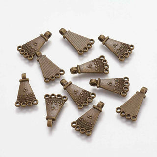 Base Chandelier Trapezoidal Sólida con Botones Punteados y 4 Argollas Estilo Étnico Aleación Tono Bronce Envejecido 20x12mm | 6 uds