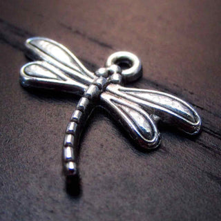 Libélula pequeña de aleaciónde zinc, 15x19x2 mm.