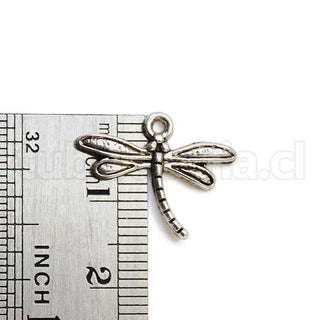 Libélula pequeña de aleaciónde zinc, 15x19x2 mm.