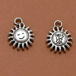 Colgantes de estilo tibetano, sol con frase “eres un sol”, 15x12x3 mm.