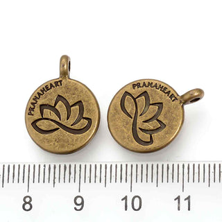 Dije Flor de Loto "Prana Heart" Tono Bronce Envejecido 20x15x2mm | 4 uds