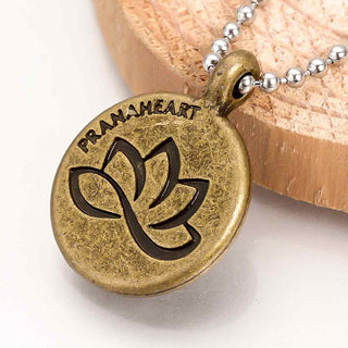 Dije Flor de Loto "Prana Heart" Tono Bronce Envejecido 20x15x2mm | 4 uds
