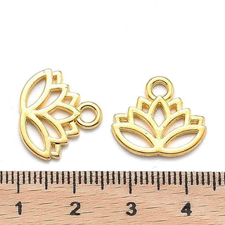 Dije Flor de Loto de Aleación Estilo Tibetano Tono Oro 15x17x1mm | 10 uds