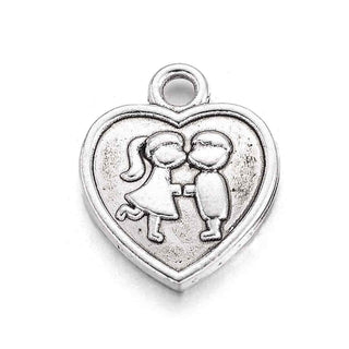 Dije Corazón con Pareja Estilo Tibetano Tono Plata Envejecida 16x13mm | 8 uds