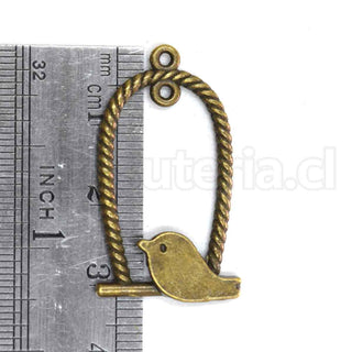 Colgante con conector o enlace de aleación, pajarito posado en jaula, 3 tonos para seleccionar, 32.5x18x1mm.