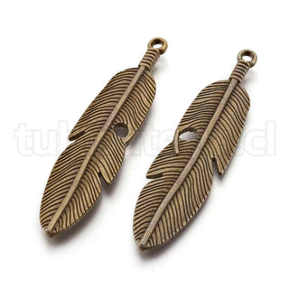 Plumas de aleación, colgantes grandes, 61x15x3mm.