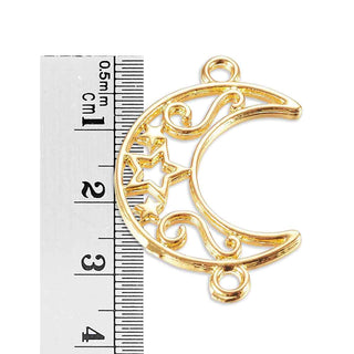 Conector Luna Creciente Calada con Estrellas y Volutas Tono Dorado 21x34x1.5mm | 1 ud