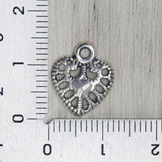 Dije Corazón Clásico Estilo Tibetano Tono Plata Envejecida 14x12mm | 15 uds