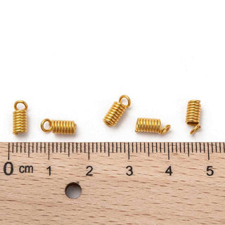 Extremo de Cordón en Espiral Colita de Chancho de Hierro Tono Dorado | 10 gr