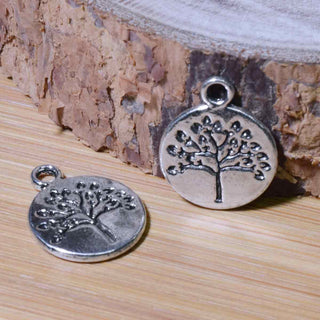 Dije Medalla Circular Árbol de la Vida Bajo Relieve Estilo Tibetano Tono Plata Envejecida 18.5x15mm | 7 uds