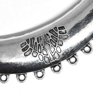 Base Collar Barra Curva Cóncava con Grabado Tono Plata Envejecida 43x98x3mm | 1 ud