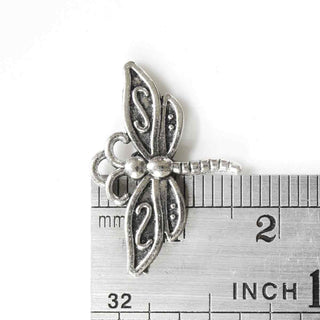 Dije Libélula con Diseño en Relieve Estilo Tibetano Tono Plata Envejecida 16x23mm | 10 uds