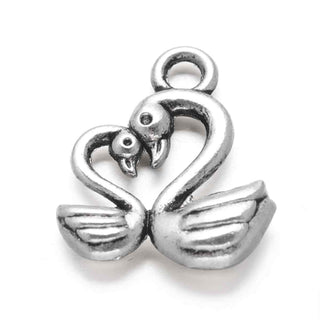 Dije Cisnes Madre e Hijo con Relieve Estilo Tibetano Tono Plata Envejecida 13x15x3.5mm | 8 uds