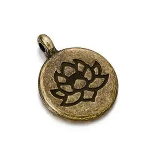 Dije Redondo con Flor de Loto Tallada Estilo Tibetano Tono Bronce Envejecido 20x15x4.5mm | 4 uds