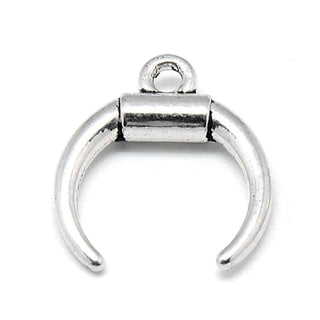Dije Cuerno Doble Luna Creciente con Relieve Estilo Tibetano Tono Plata Envejecida 18x16mm | 6 uds