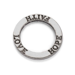 Argolla Enlace con Texto Fe Amor y Esperanza en Bajo Relieve Estilo Tibetano Tono Plata Envejecida 22x22mm | 2 uds