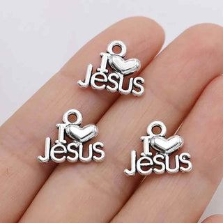 Dije Corazón con Texto I ♥ Jesus en Sobre Relieve Estilo Tibetano Tono Plata Envejecida 13x15mm | 8 uds