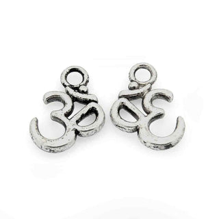 Dije Símbolo Om Lisa Estilo Tibetano Tono Plata Envejecida 16x11mm | 10 uds