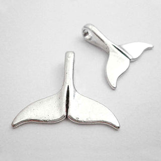 Dije Cola de Ballena Tridimensional Estilo Tibetano Tono Plata Envejecida 29x33mm | 2 uds