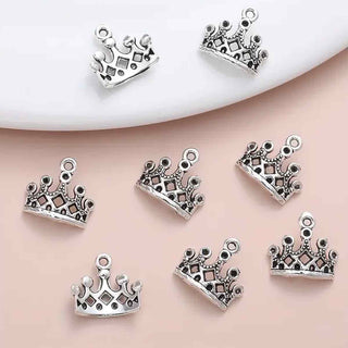 Dije Corona Texturada con Espacios para Diamantes de Imitación 1mm Estilo Tibetano Tono Plata Envejecida 12x13mm | 10 uds