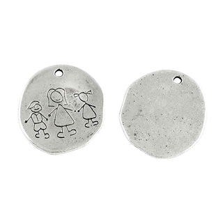 Dije Medalla Redonda Plana con Motivo de Familia Estilo Tibetano Tono Plata Envejecida 27.5x23mm | 1 ud