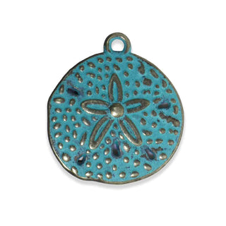 Dije Flor sobre Placa Irregular Texturada Estilo Tibetano con Pátina Oxidada 20x18mm | 1 ud