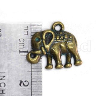 Colgante de aleación, elefante, con pátina efecto oxidado, 9.5×16.5x3mm.