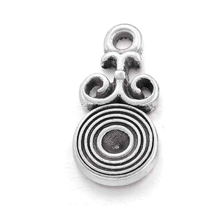 Mini Dije con Volutas y Base para Strass 2.5mm Estilo Tibetano Tono Plata Envejecida 16.5x8.5mm | 4 uds
