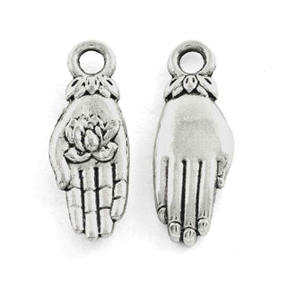 Dije Mano con Gesto Sagrado (Mudra) con Flor de Loto en Relieve Estilo Tibetano Tono Plata Envejecida 18x6.5mm | 11 uds