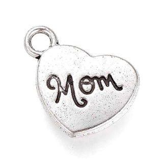 Dije Corazón Sólido con Palabra MAMÁ en Bajorrelieve Tono Plata Envejecida 17x15mm | 4 uds