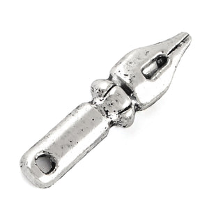 Dije Pluma Lápiz Estilo Tibetano Tono Plata Envejecida 32x7mm | 6 uds