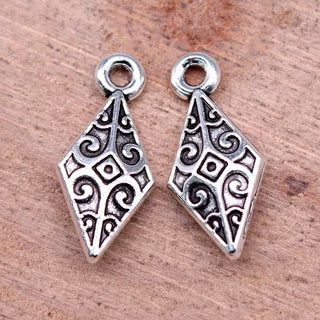 Dije Rombo Geométrico Estilo Tibetano Tono Plata Envejecida 16x8mm | 12 uds