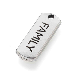Dije Rectangular con Inscripción "Familia" Tono Plata Envejecida 8x21mm | 6 uds