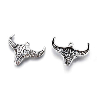 Dije Cabeza de Buey Tótem con Cuernos Tono Plata Envejecida 28x36mm | 4 uds