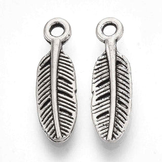 Mini Dije Pluma Tono Plata Envejecida 12x4mm | 22 uds