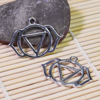 Dije Símbolos Chakras de Equilibrio Espiritual Tono Plata Envejecida 29~31x23~26mm | 1 ud