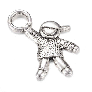 Dije Niño con Jockey Estilo Urbano Tono Plata Envejecida 24.5x20mm | 6 uds