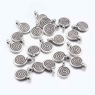 Mini Dije Medallón Circular con Espiral Étnica Tono Plata Envejecida 11x8mm | 18 uds