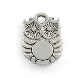 Dije Búho con Ojos Radiales y Vientre Liso Tono Plata Envejecida 14x10mm | 8 uds
