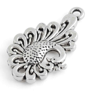Dije Pavo Real con Plumaje y Cola Calada Tono Plata Envejecida 26.5x16mm | 6 uds