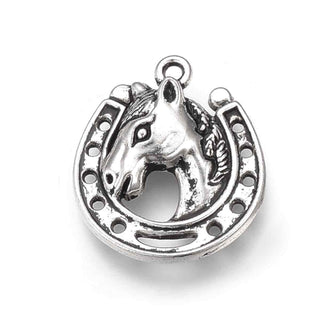 Dije Caballo con Herradura Calada estilo rural Tono Plata Envejecida 21x18.5mm | 4 uds