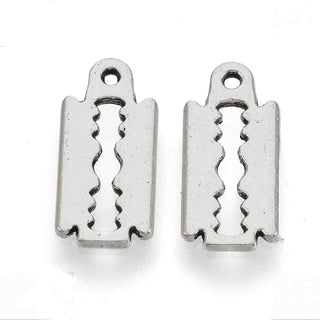 Dije Cuchilla Gillette Tono Plata Envejecida 16x7.5mm | 10 uds